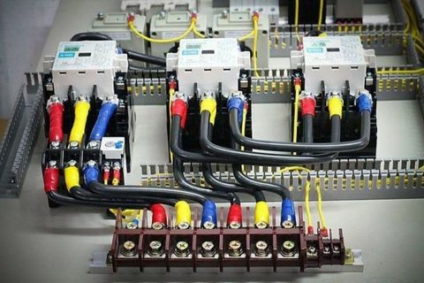 dau-tu-dien-khoi-dong-sao-tam-giac