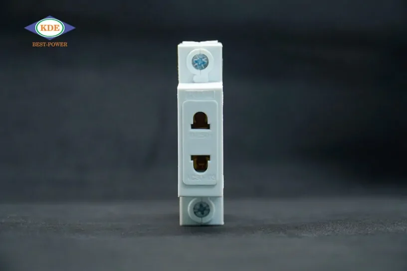 Đặc điểm của ổ cắm thanh ray là gì?