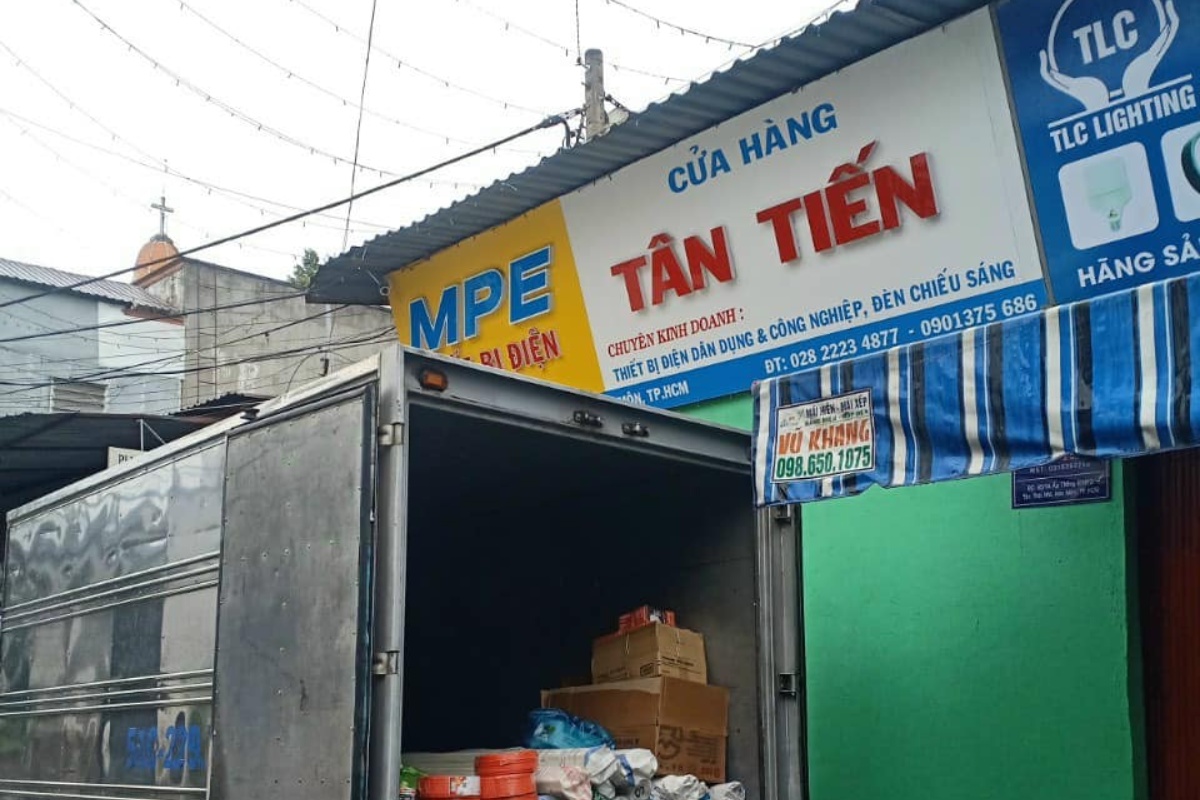 Cửa hàng thiết bị điện công nghiệp Tân Tiến